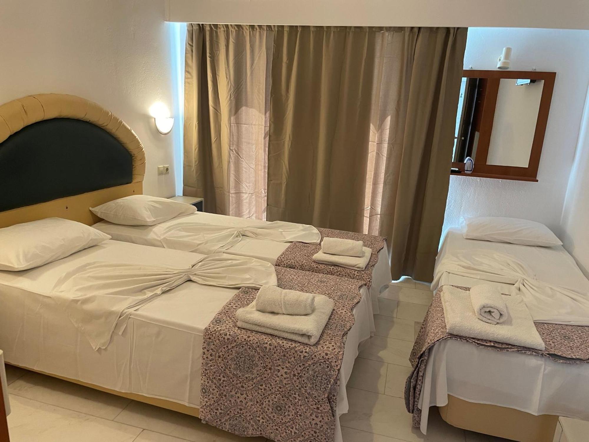 Hotel Kourkoumelata Argostoli  Bagian luar foto