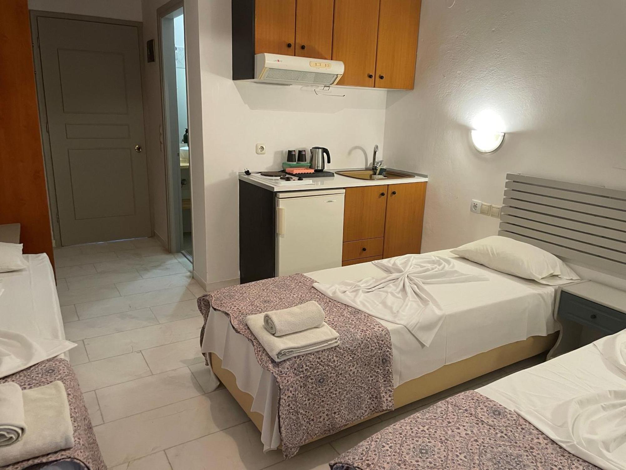 Hotel Kourkoumelata Argostoli  Bagian luar foto